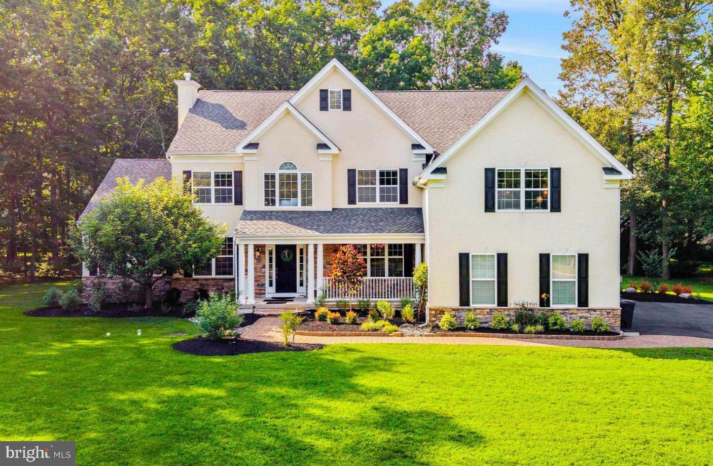48 Sleepy Hollow Property Photo 1