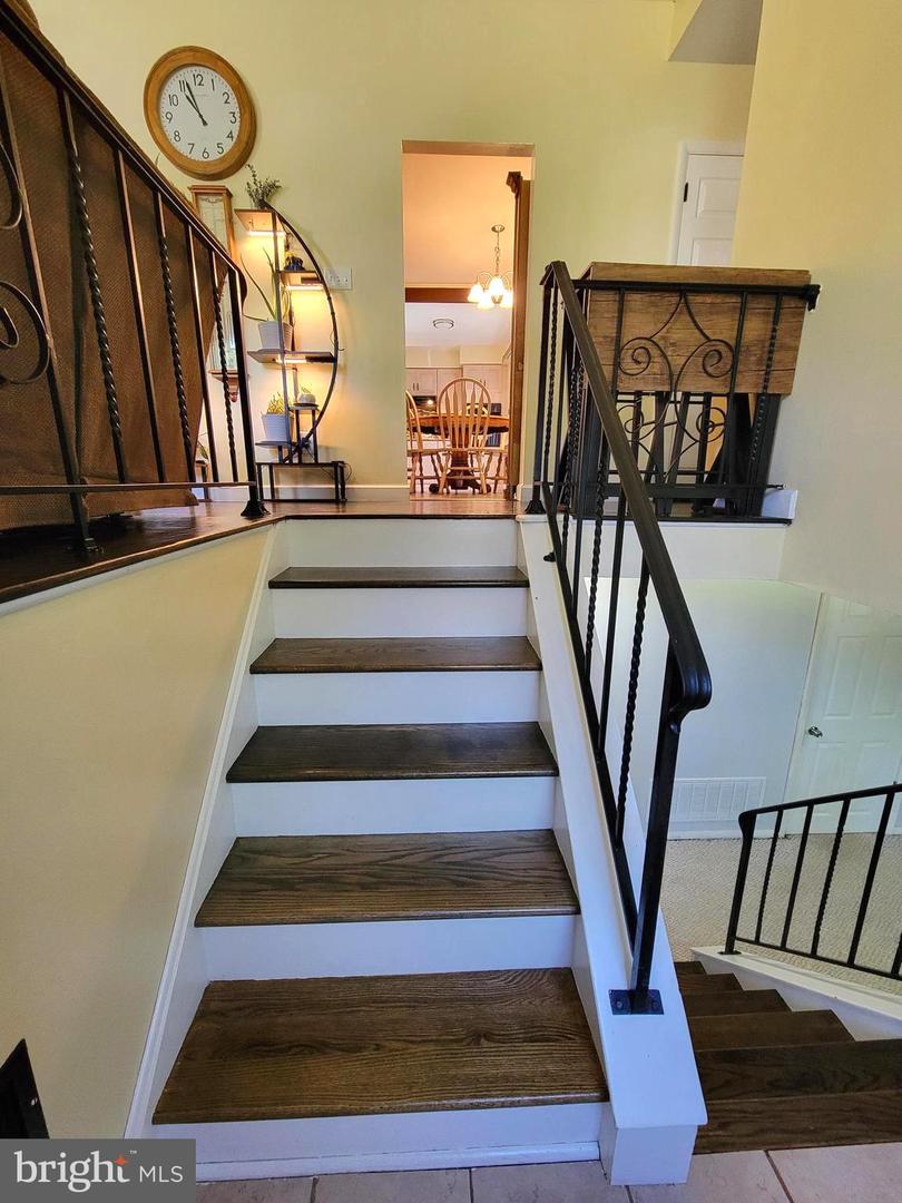 103 California Trl Property Photo 5