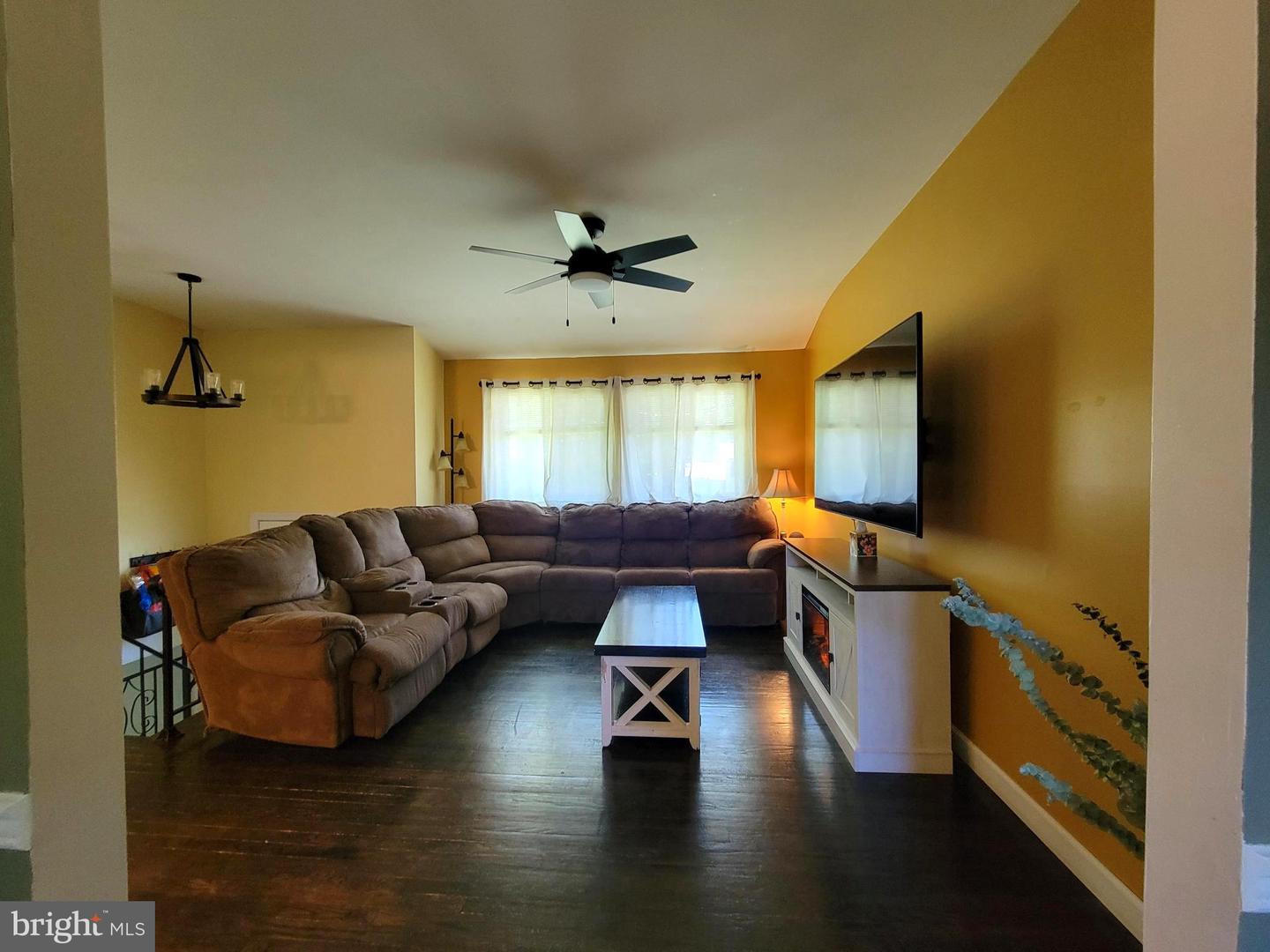 103 California Trl Property Photo 9