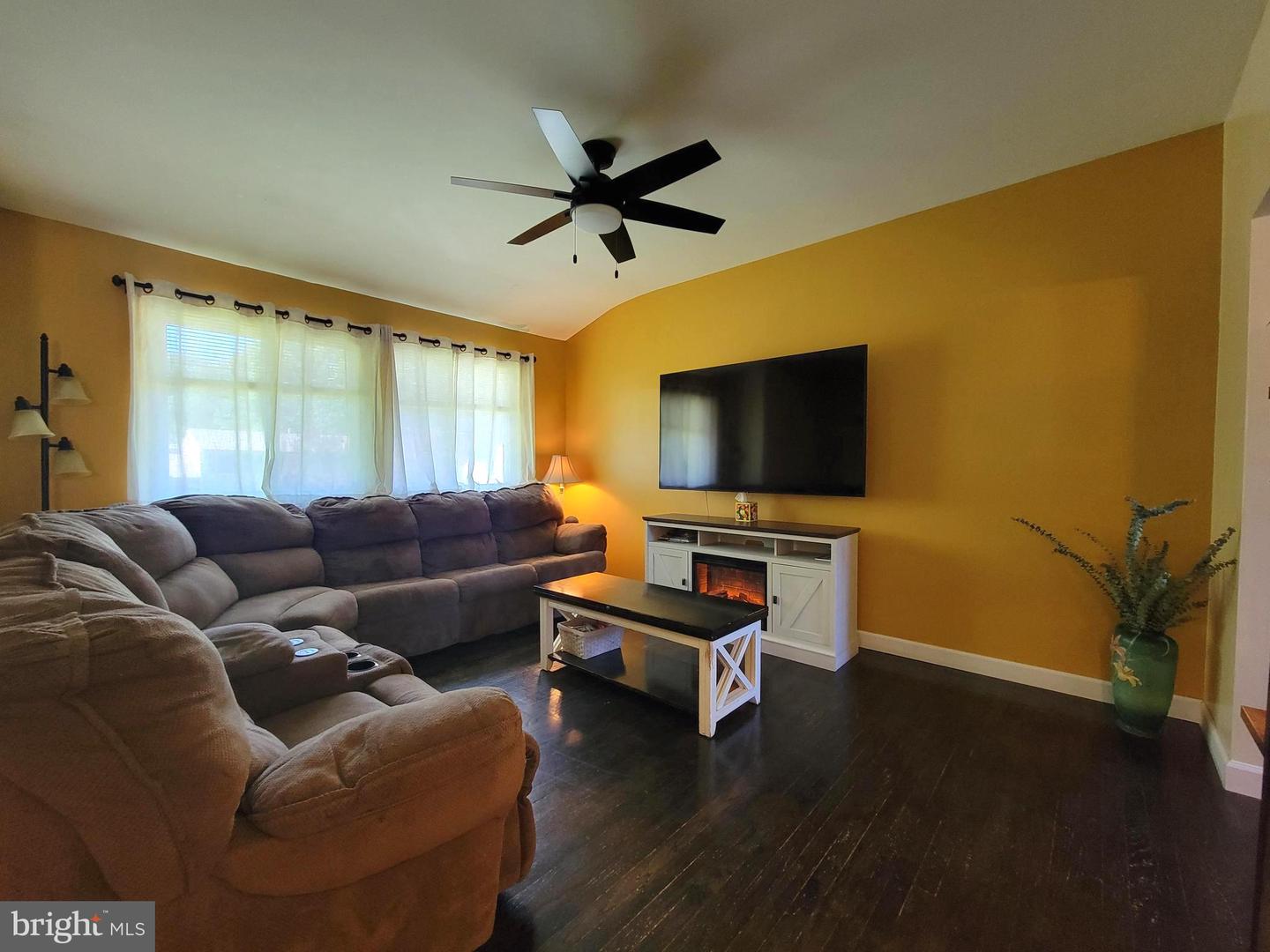 103 California Trl Property Photo 10