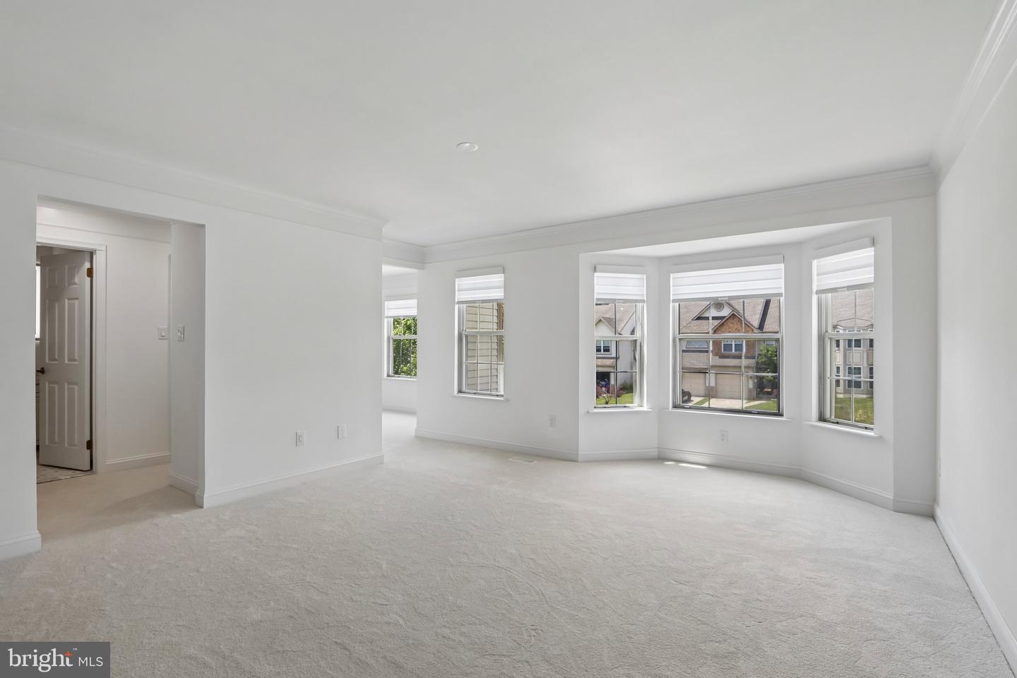 100 Sandhurst Dr Property Photo 24