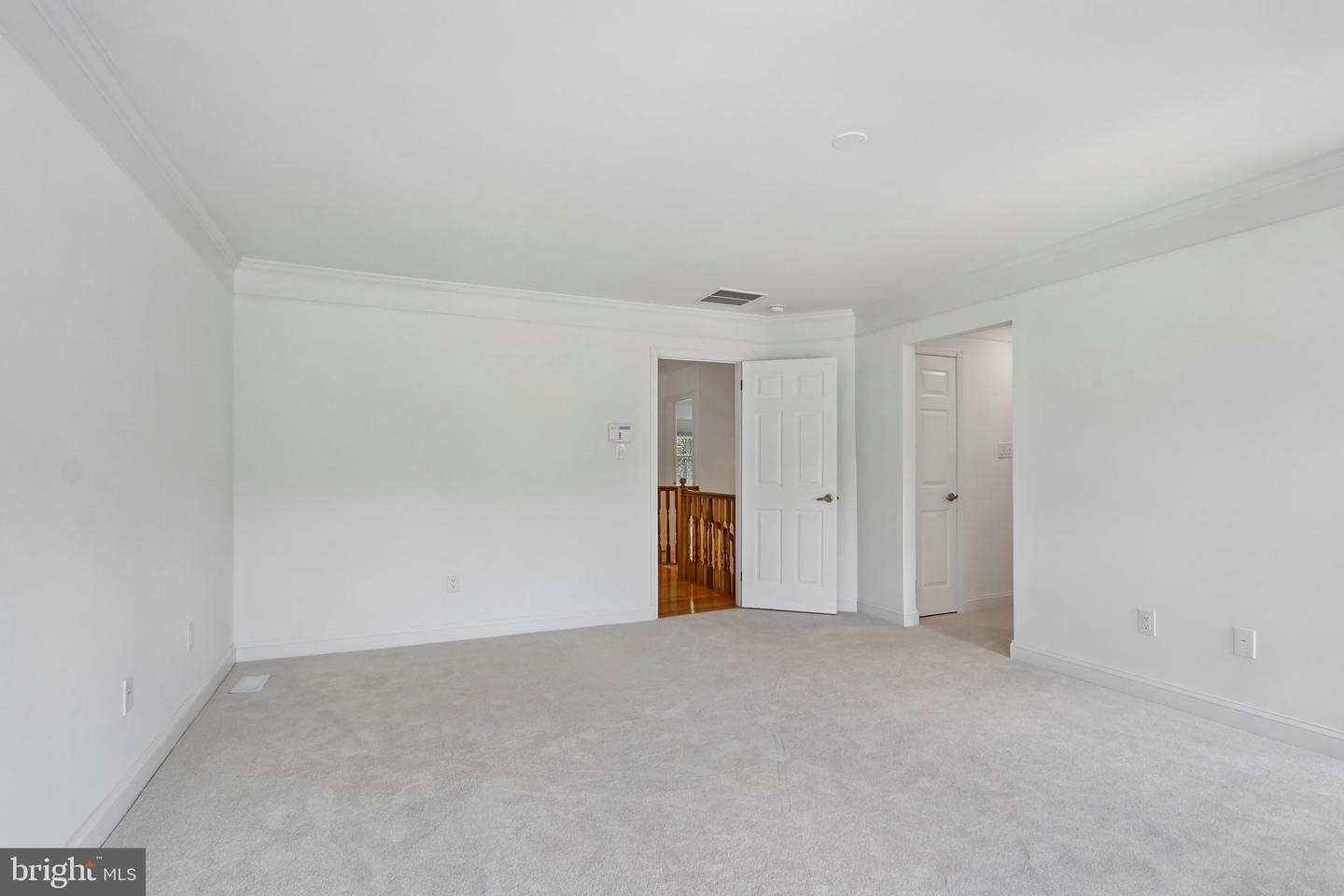 100 Sandhurst Dr Property Photo 25
