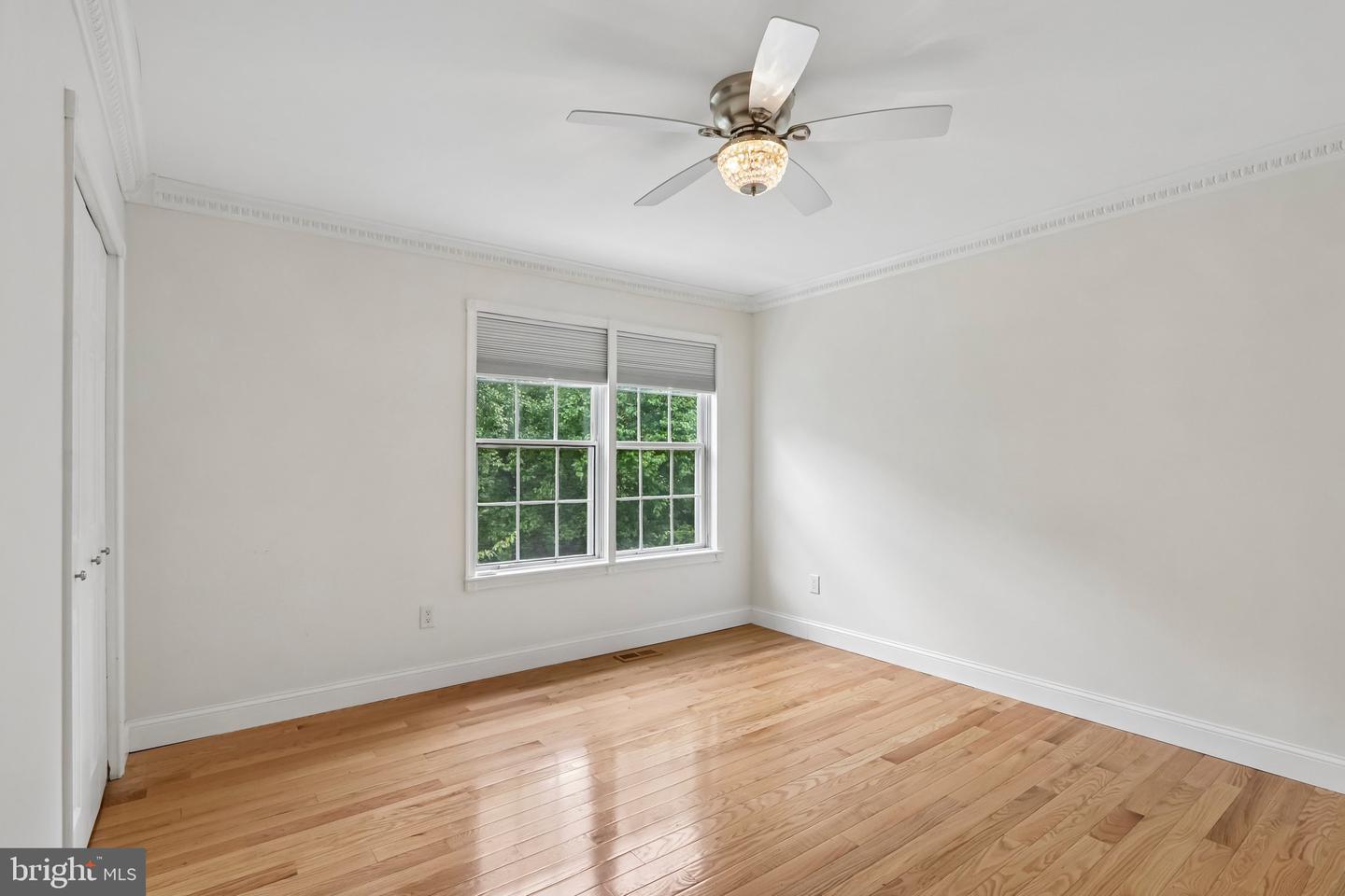 100 Sandhurst Dr Property Photo 33