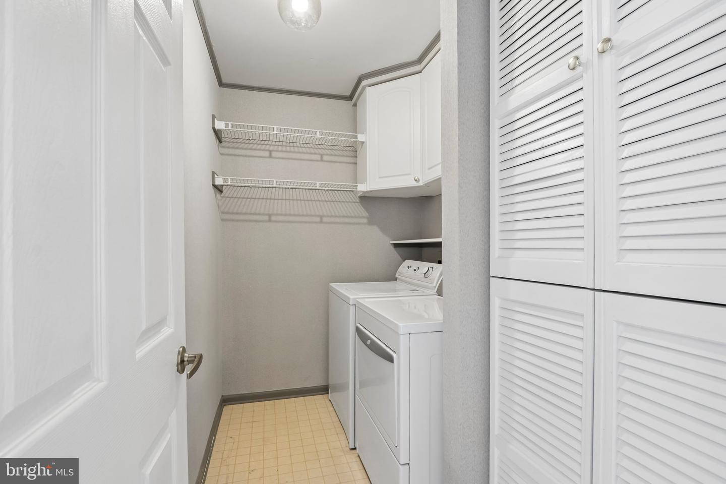 100 Sandhurst Dr Property Photo 38