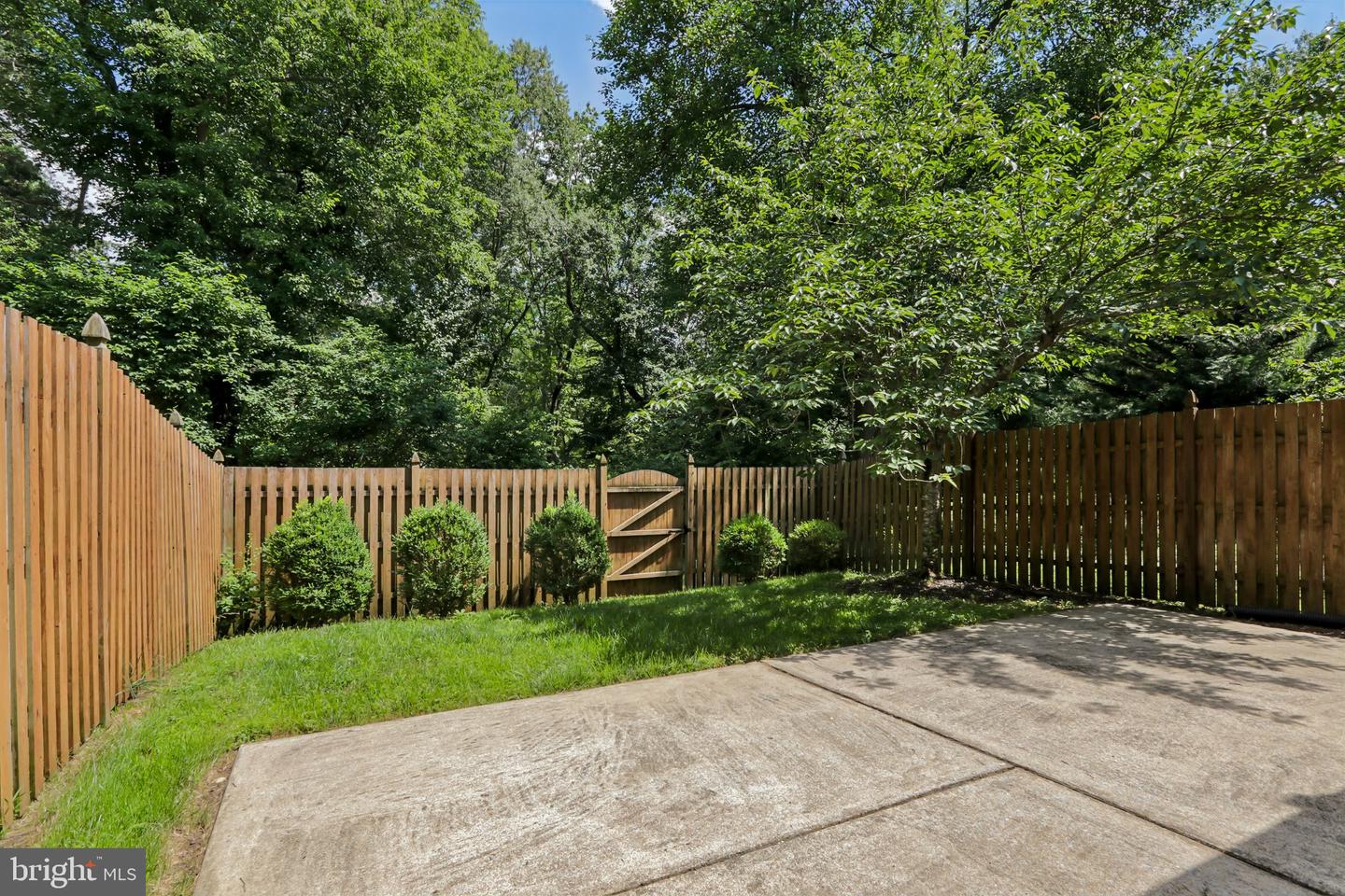 100 Sandhurst Dr Property Photo 46