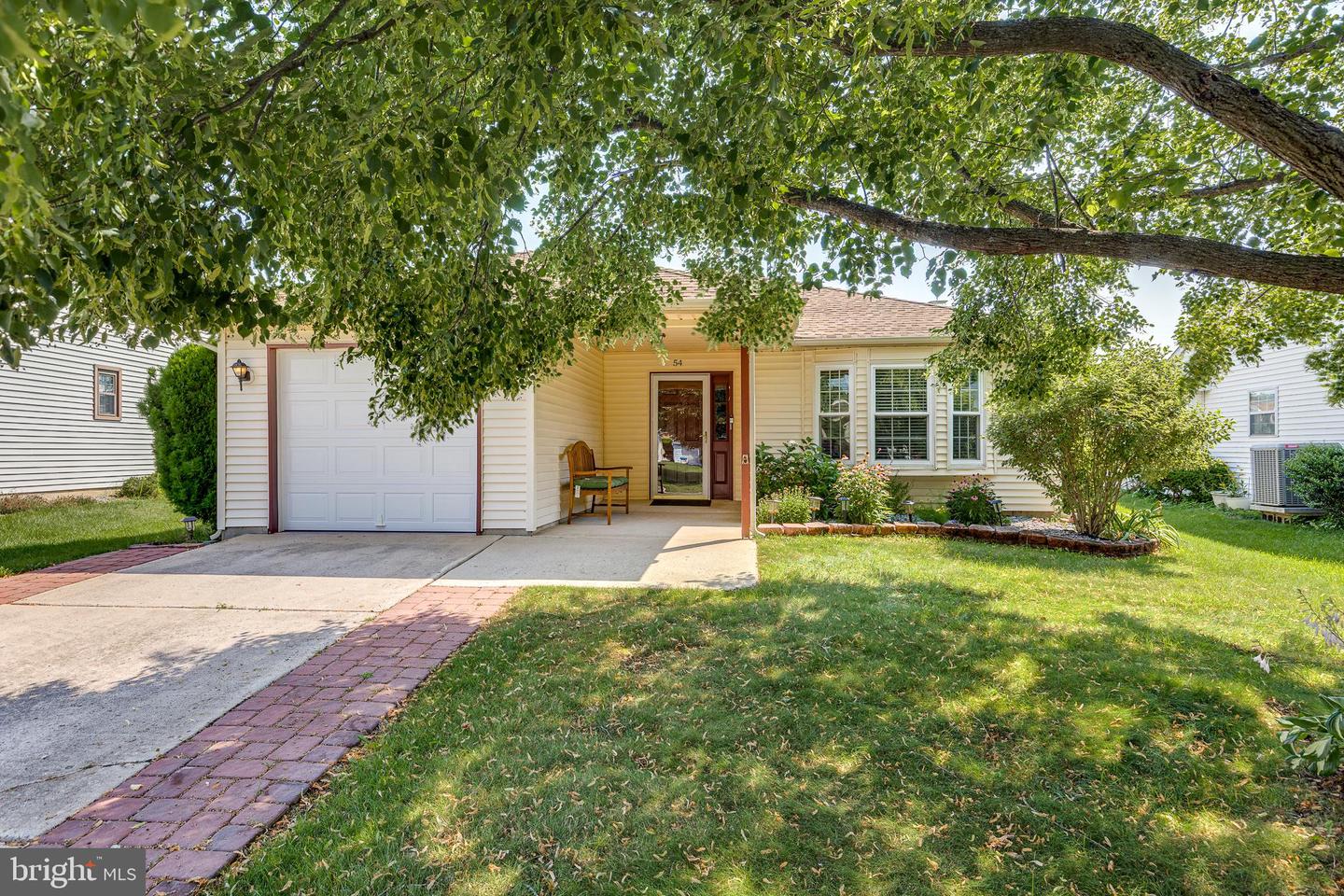 54 N HORSESHOE LN Property Photo 1