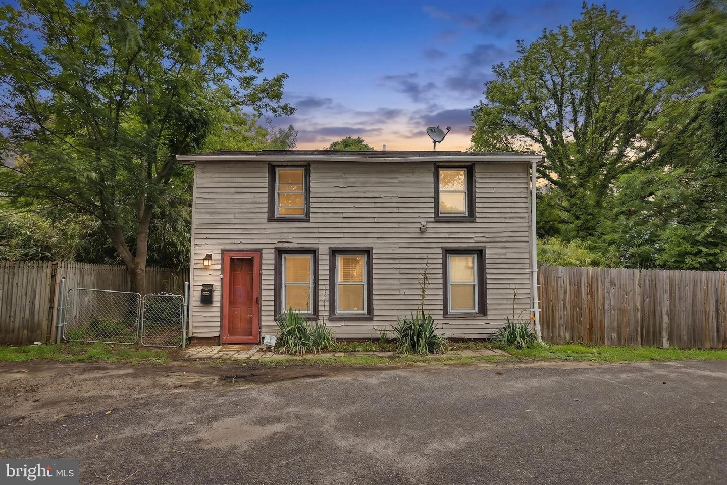 1 Woods Aly Property Photo 1