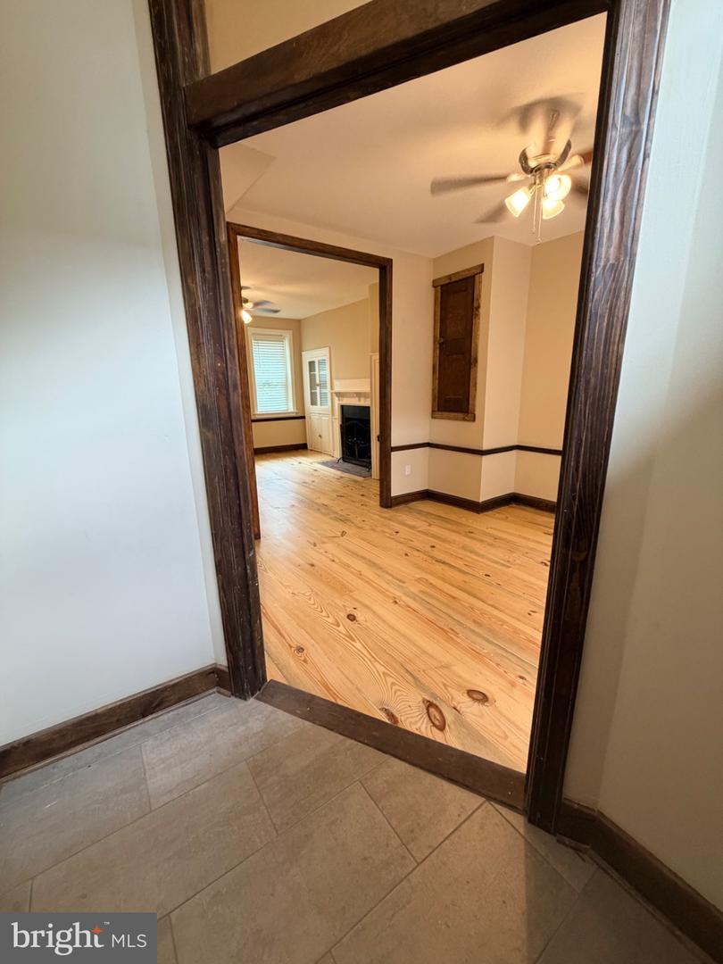 121 E Union St Property Photo 2