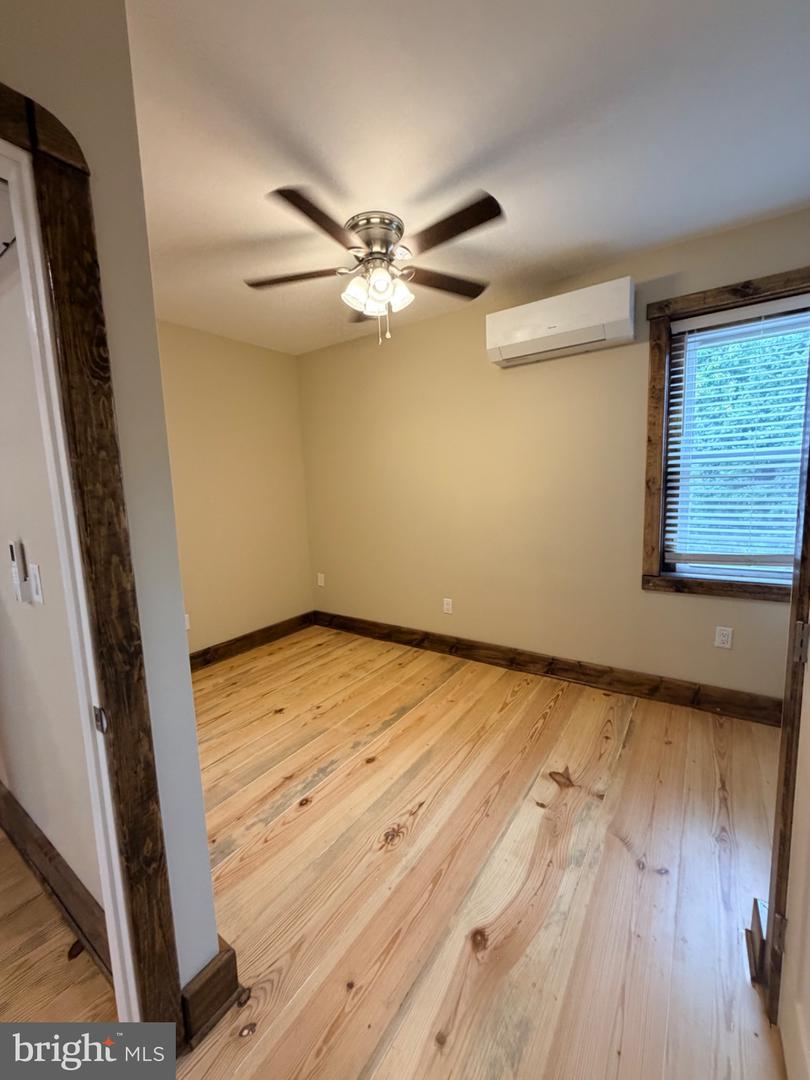 121 E Union St Property Photo 29