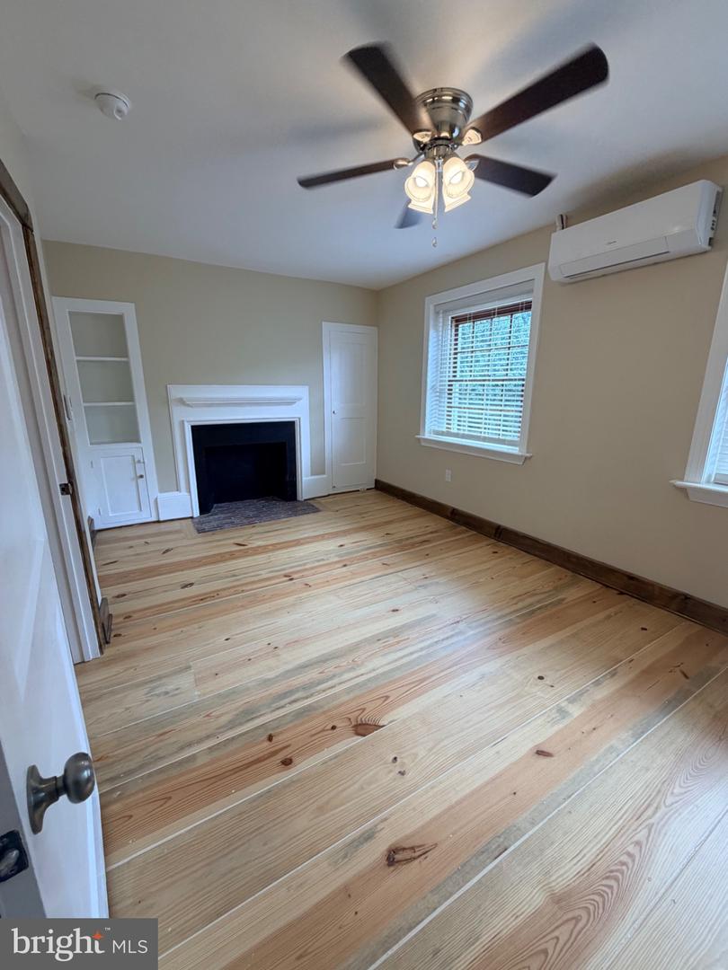121 E Union St Property Photo 30