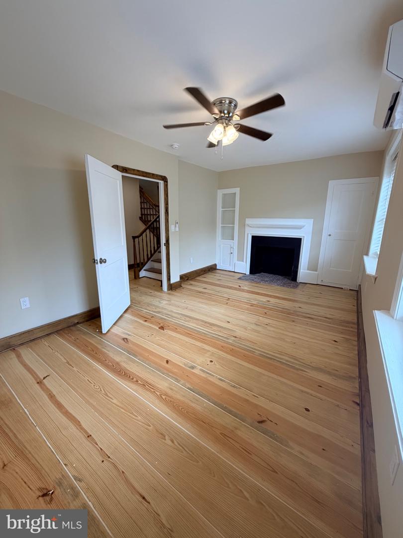 121 E Union St Property Photo 31