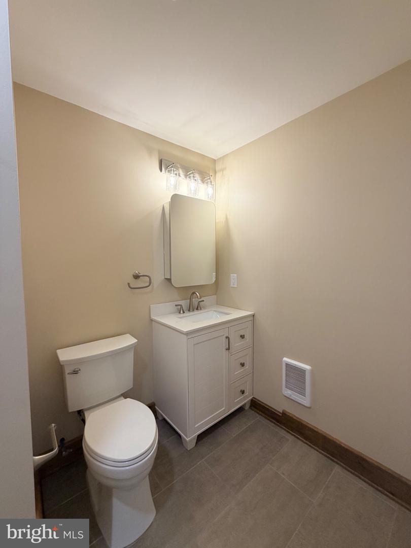 121 E Union St Property Photo 36