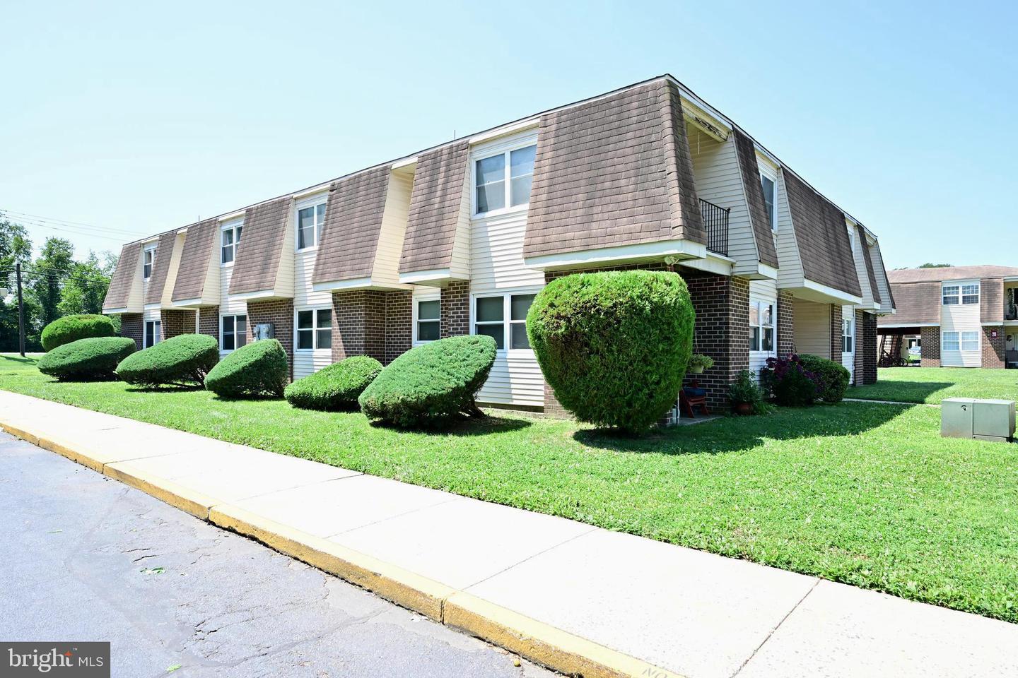 29-8 Florence Tollgate Pl #8 Property Photo 1