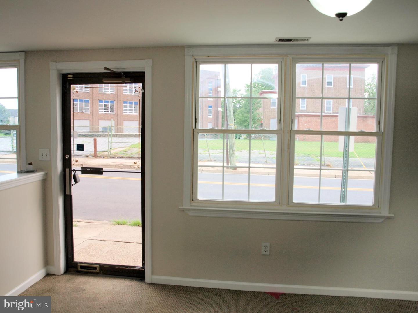 209 Bridgeboro St Property Photo 5