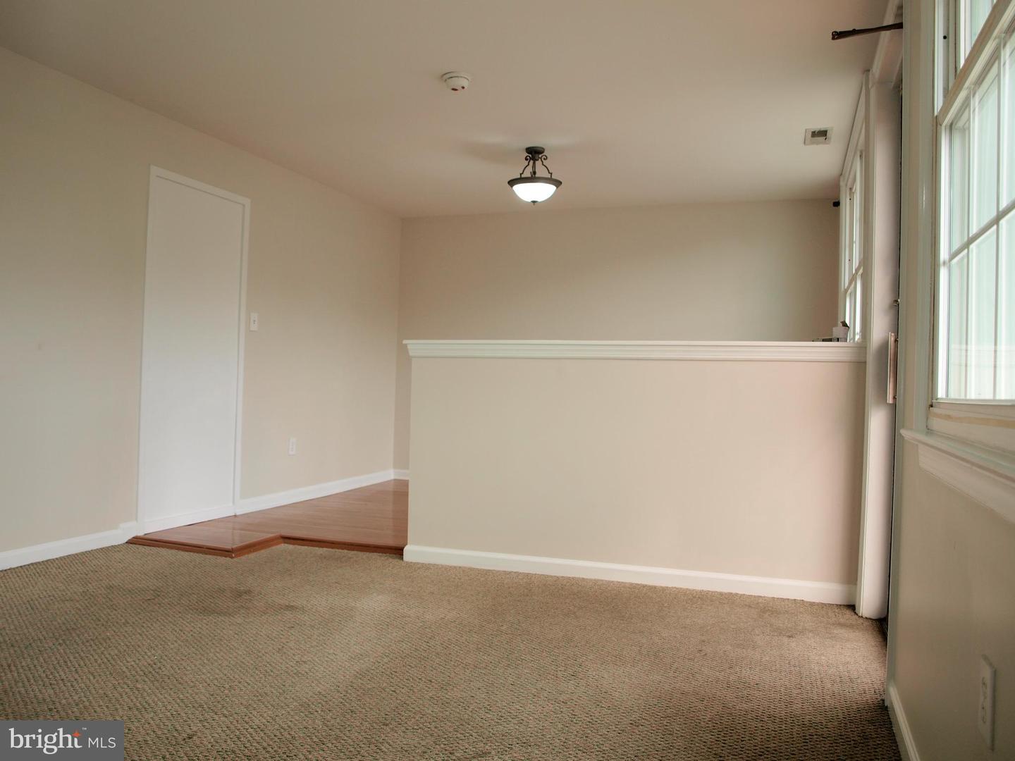 209 Bridgeboro St Property Photo 8