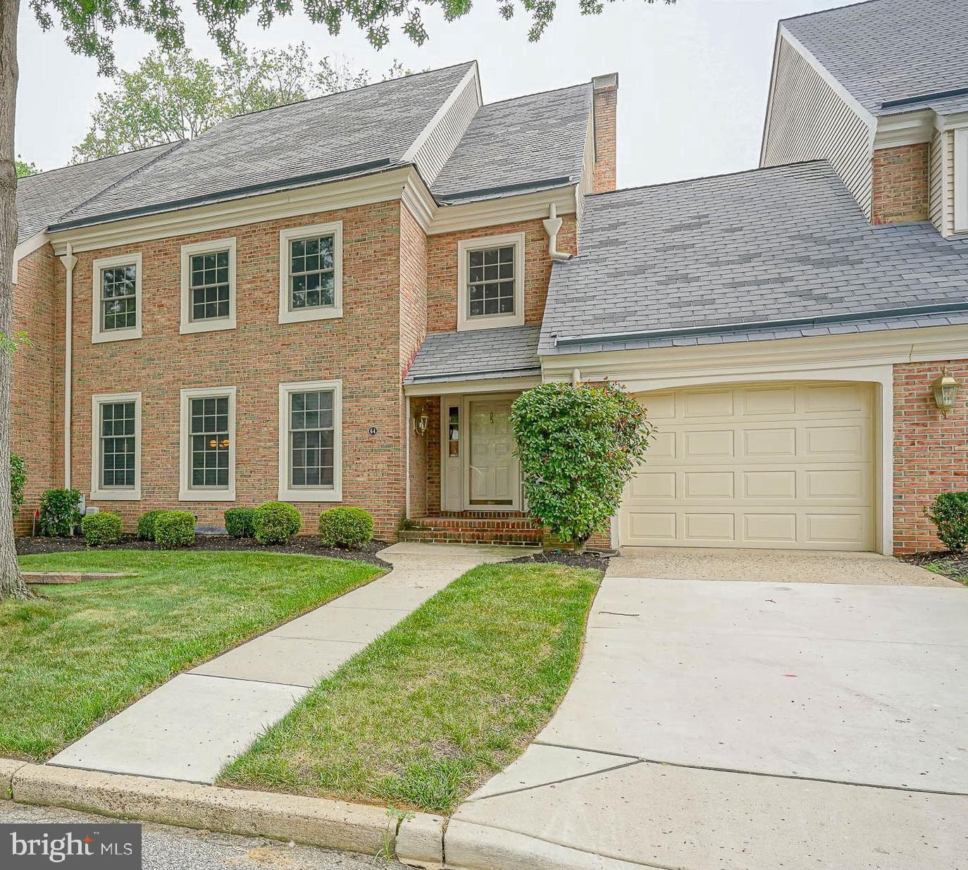 64 Foxwood Dr Property Photo 1