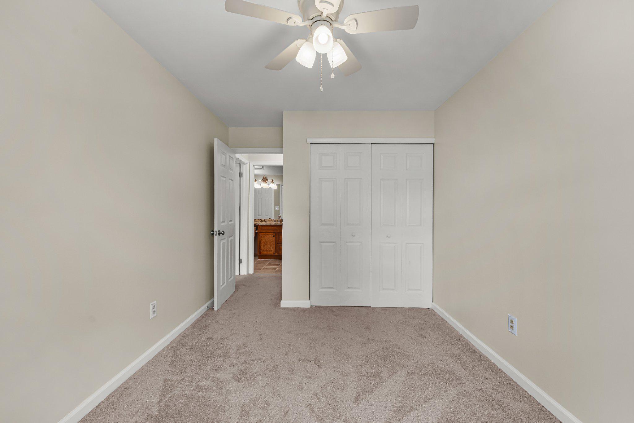 2407-a Sedgefield Dr Property Photo 20
