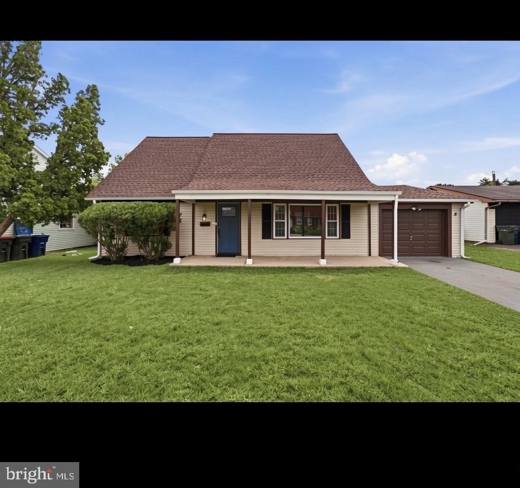 8 MARBORO LN Property Photo 1