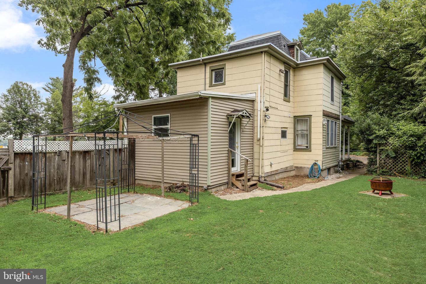 225 Van Kirk St Property Photo 25