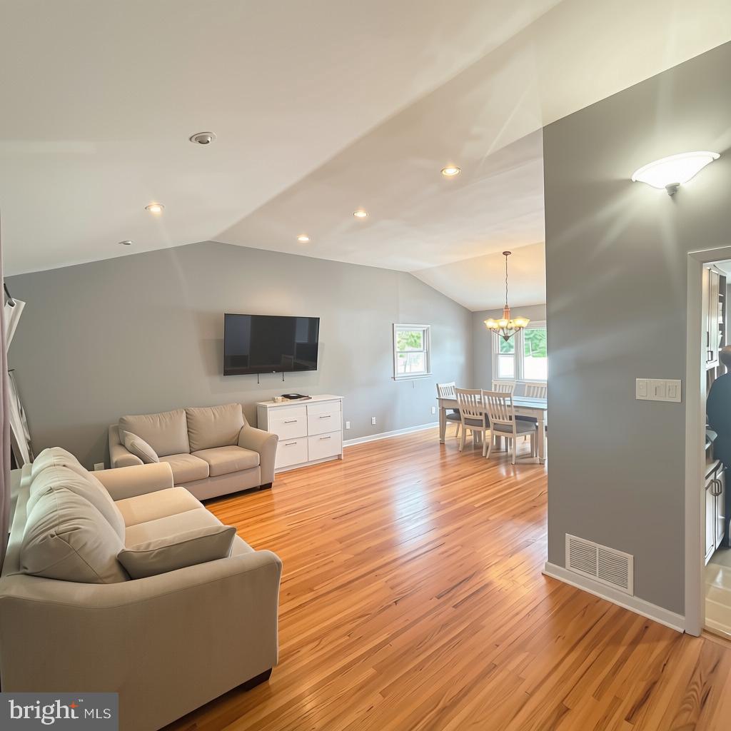 10 Wedgewood Dr Property Photo 3