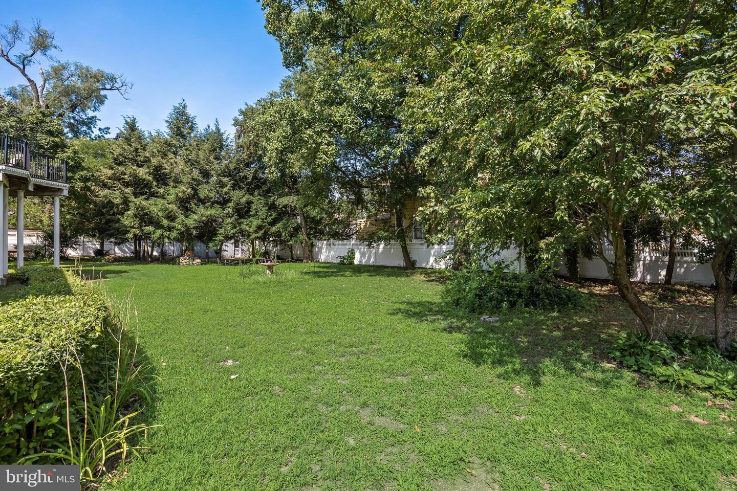 327 Cinnaminson Ave Property Photo 1