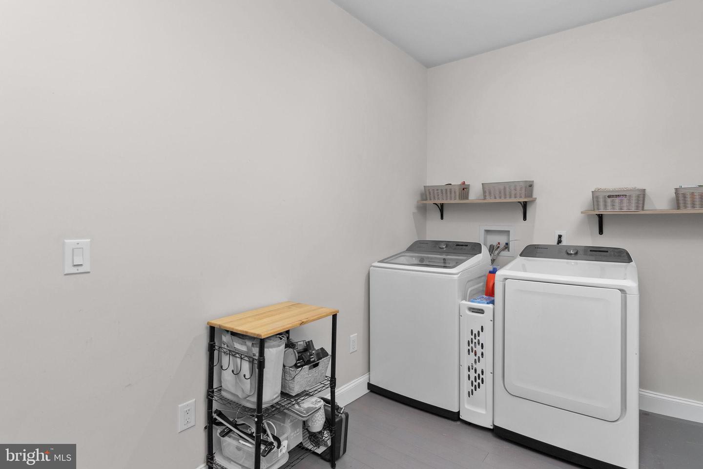403 Carpenter St Property Photo 13
