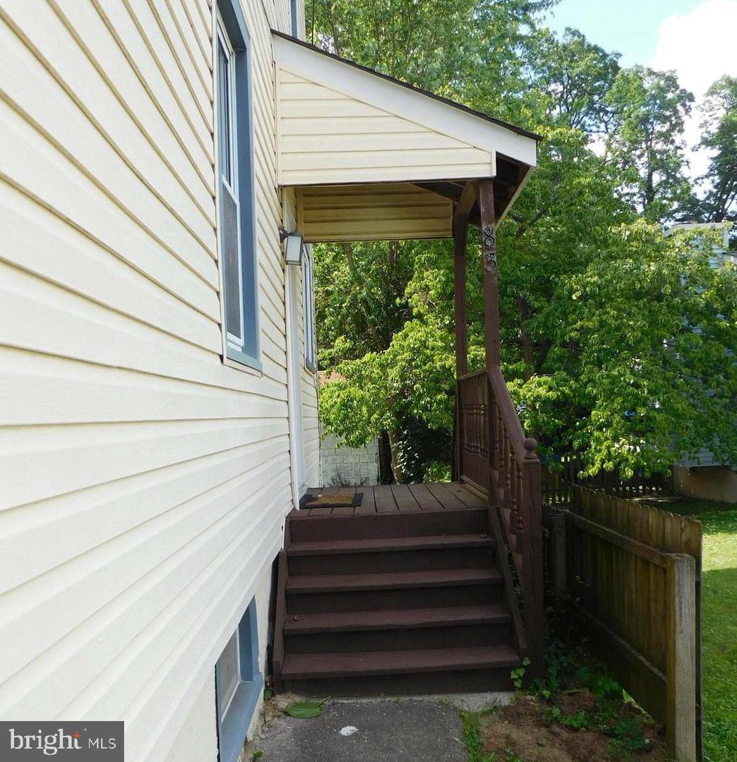 83 E 2nd St E Property Photo 41