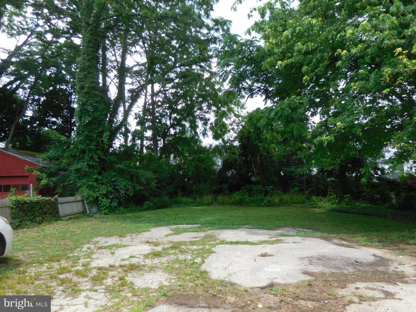83 E 2nd St E Property Photo 44