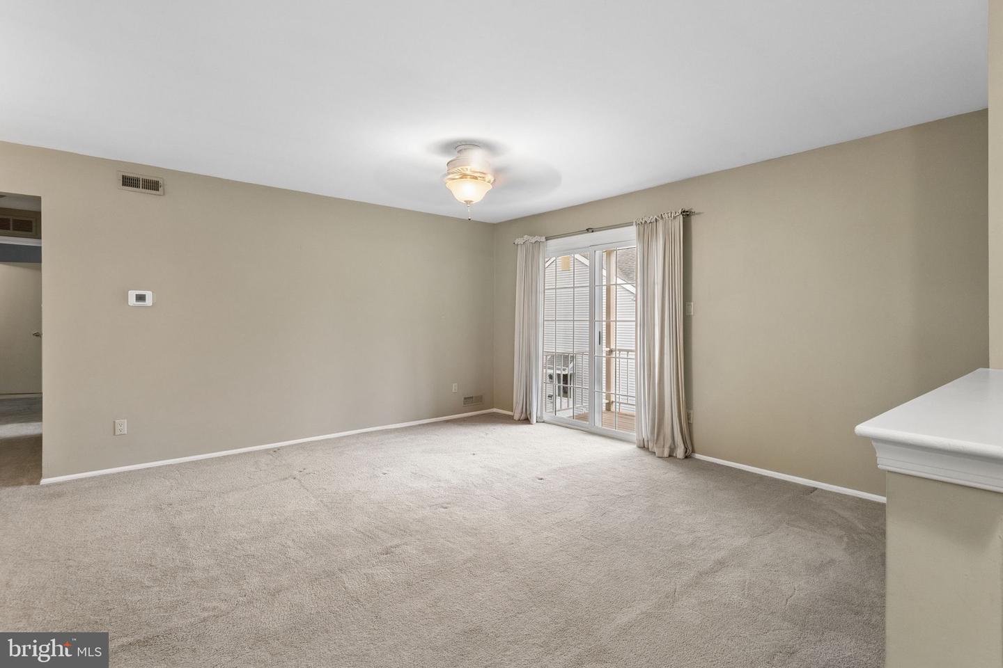1017-b Scotswood Ct Property Photo 3