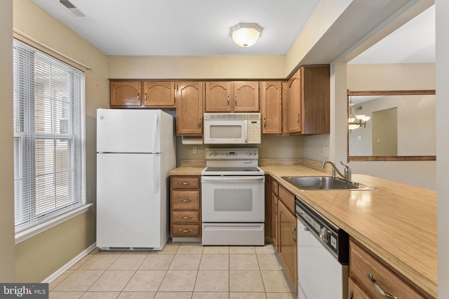 1017-b Scotswood Ct Property Photo 8