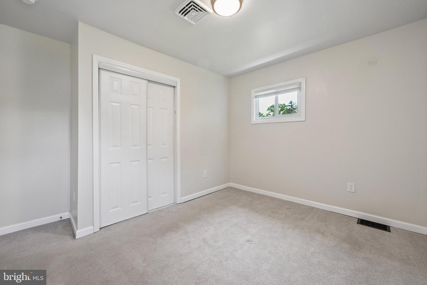 409 Illinois Ave Property Photo 17