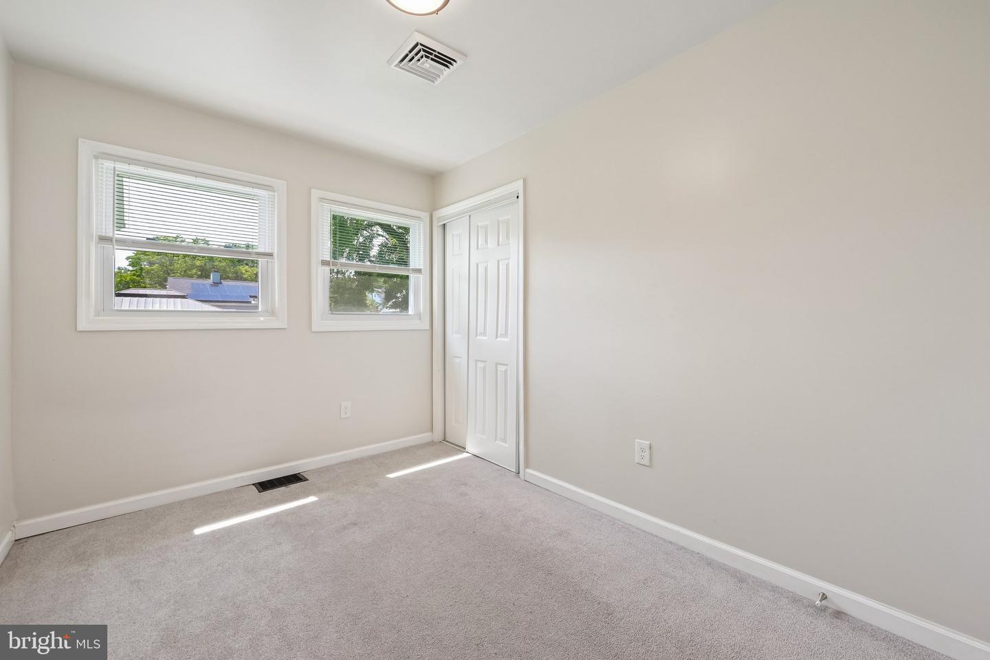 409 Illinois Ave Property Photo 23