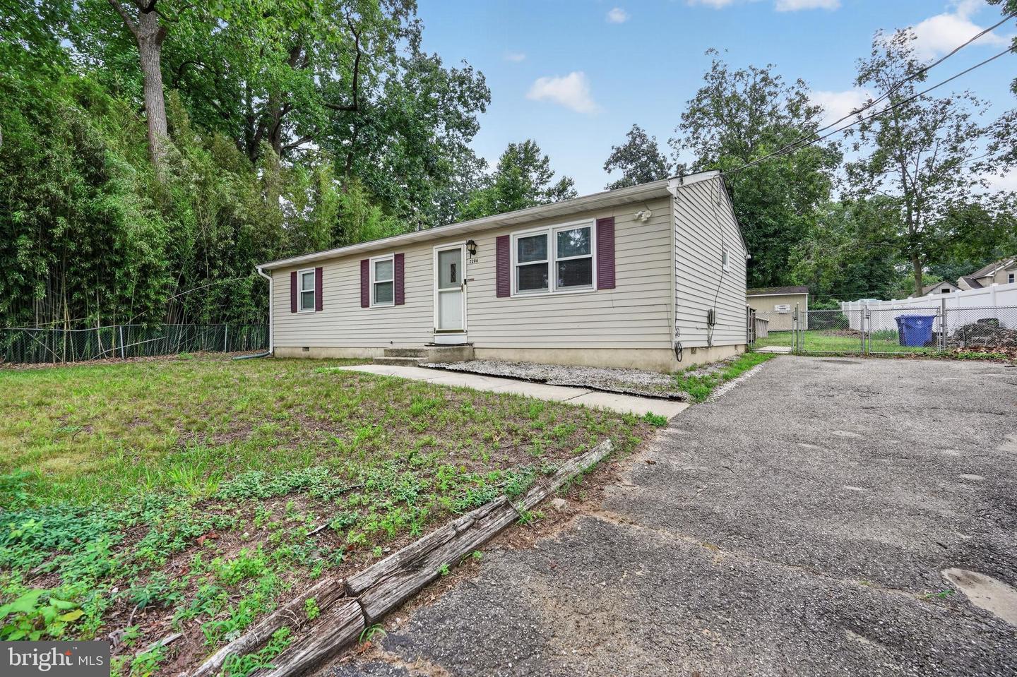2206 Walnut Ave Property Photo 2