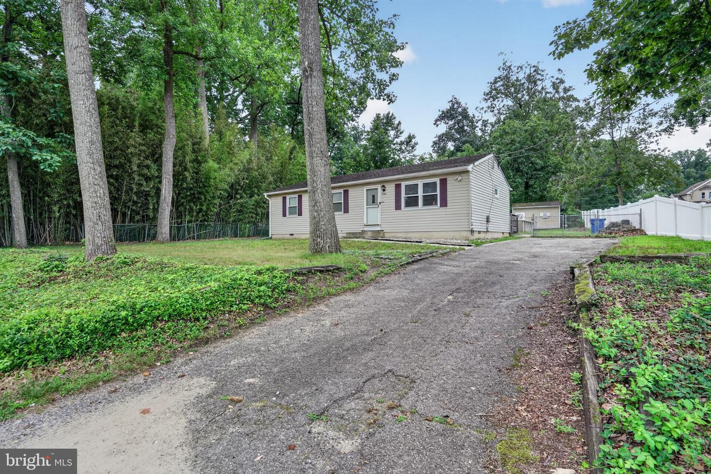 2206 Walnut Ave Property Photo 4