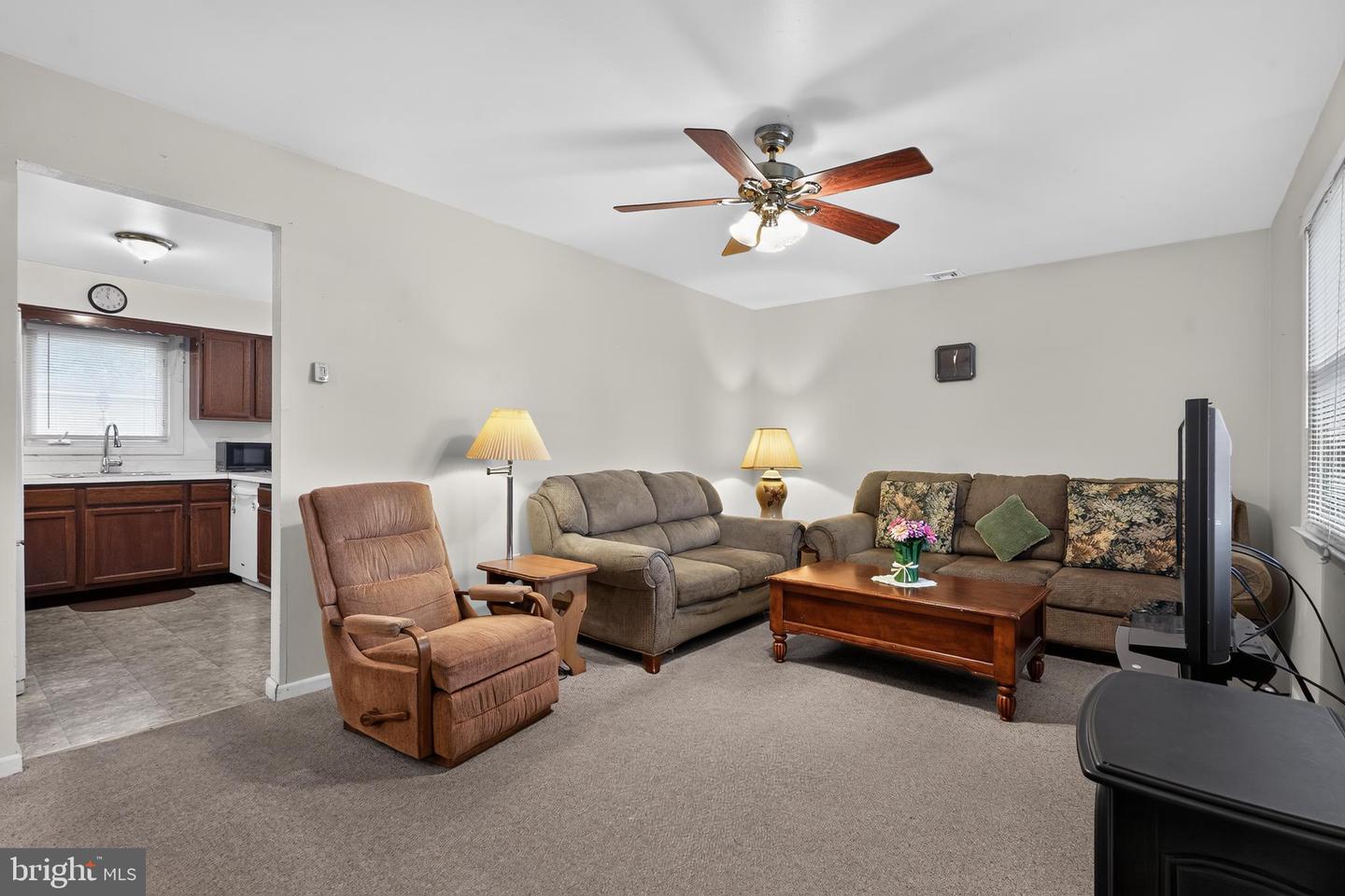 2206 Walnut Ave Property Photo 6