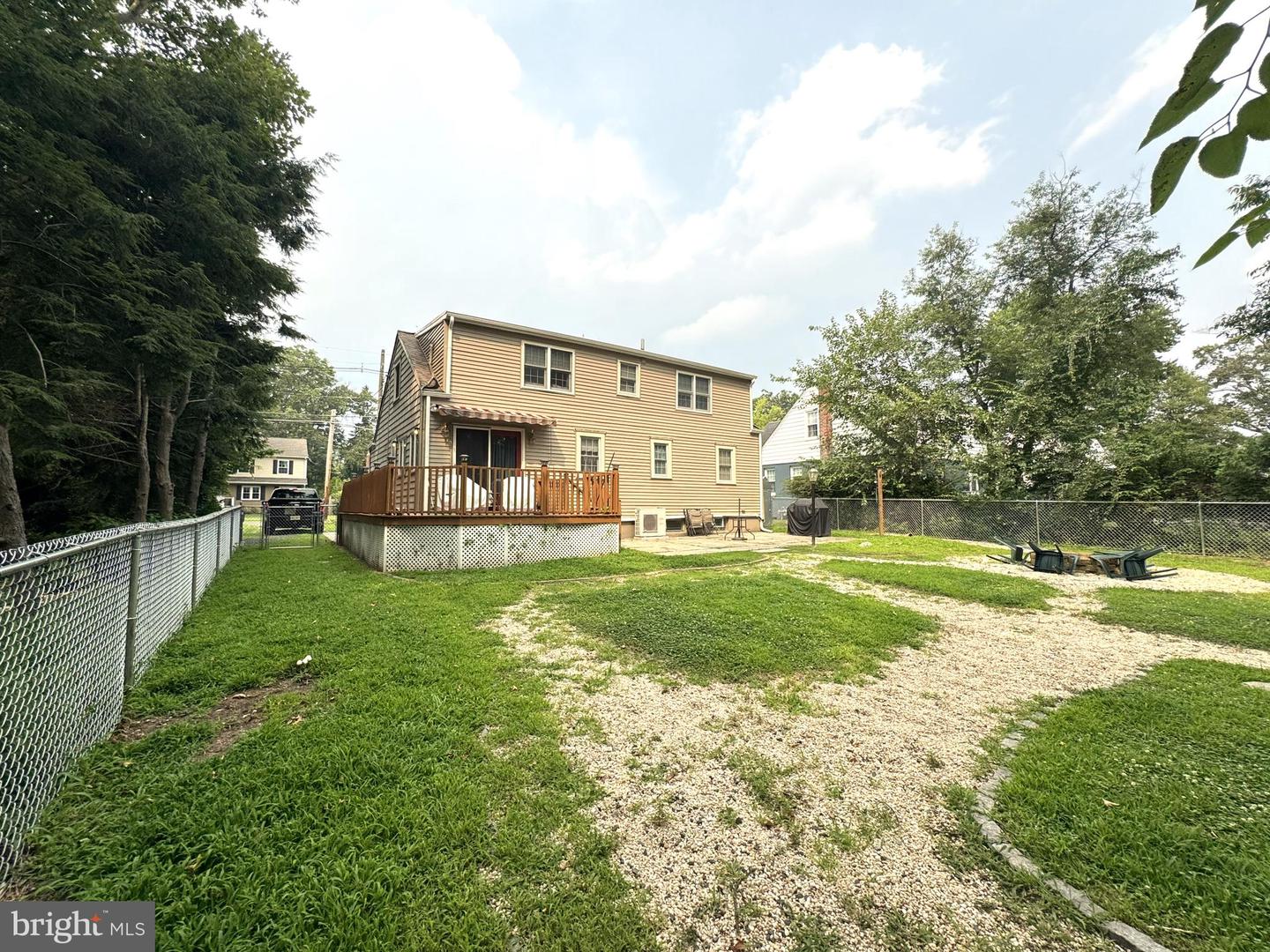 1307 Highland Ave Property Photo 6