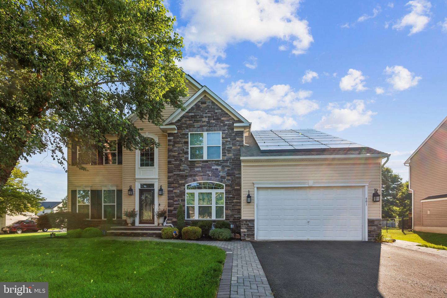 601 ARCHIBALD LN