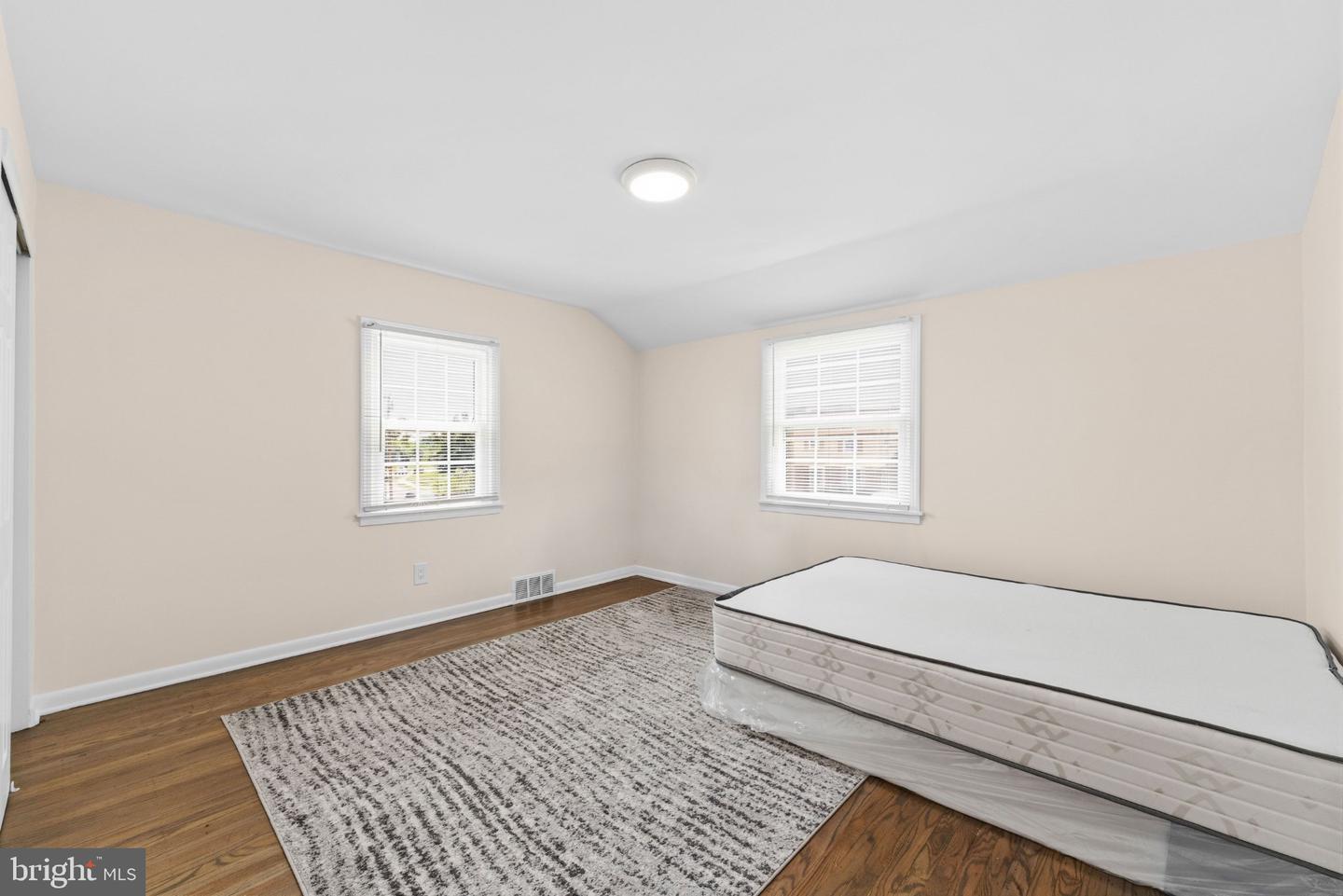 242 Hendrickson Ave Property Photo 26