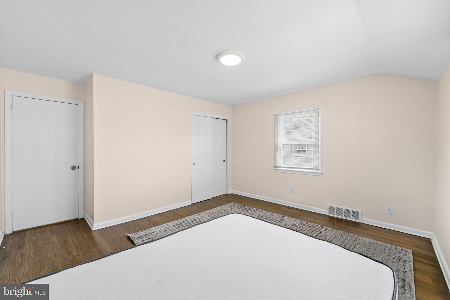 242 Hendrickson Ave Property Photo 27