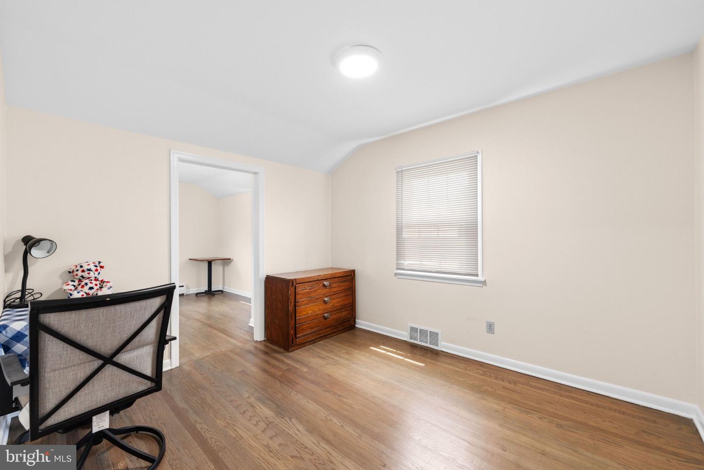 242 Hendrickson Ave Property Photo 28