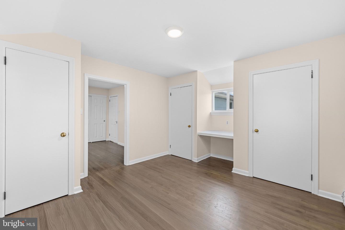 242 Hendrickson Ave Property Photo 29