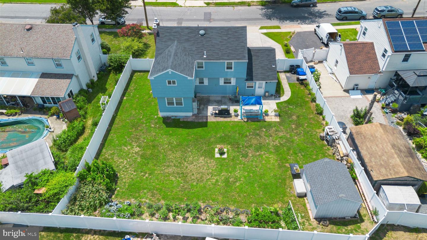 242 Hendrickson Ave Property Photo 44