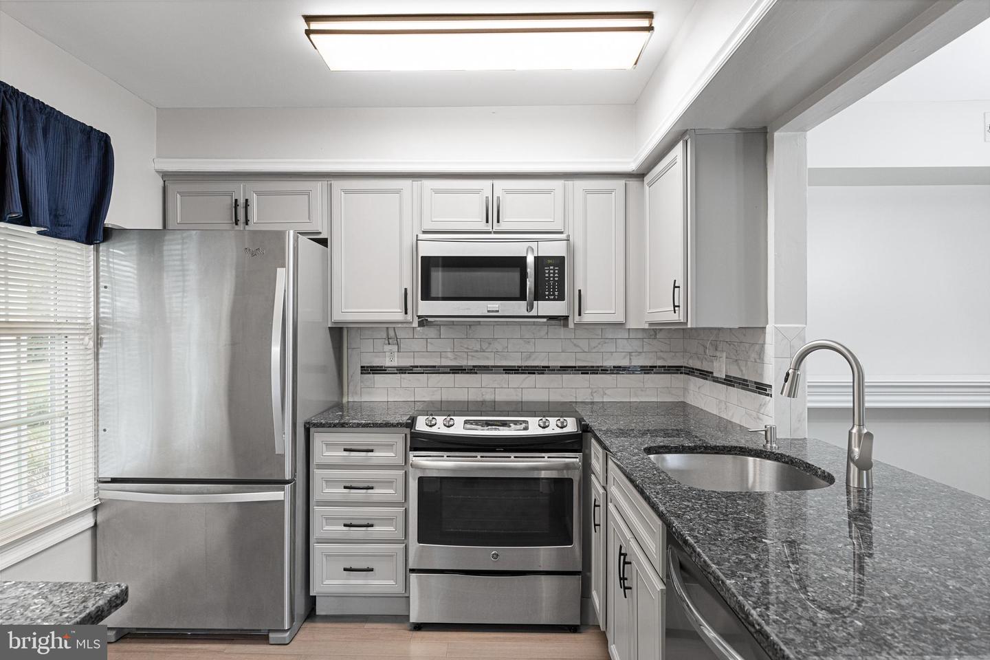 380-A DELANCEY PL Property Photo 1