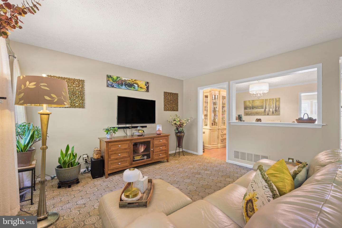 205 Berkshire Way Property Photo 18