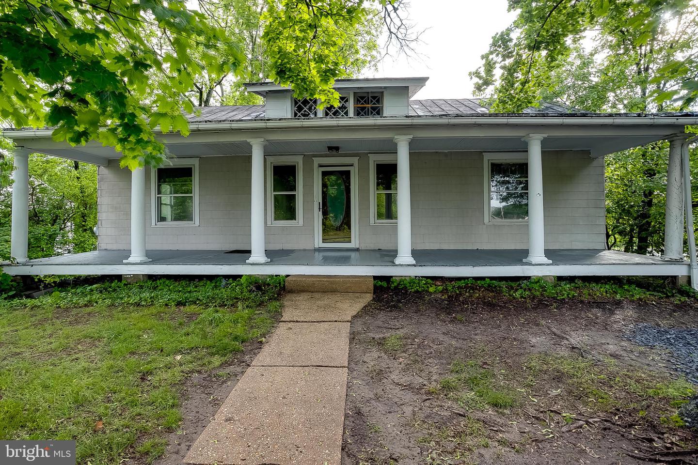 422 Lumberton Rd Property Photo 1