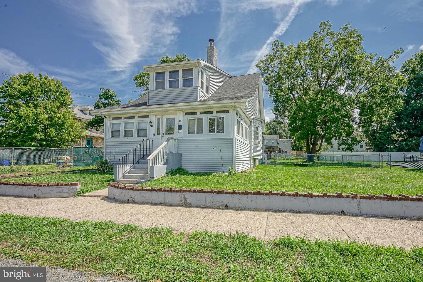 15 S Walnut Ave Property Photo 2