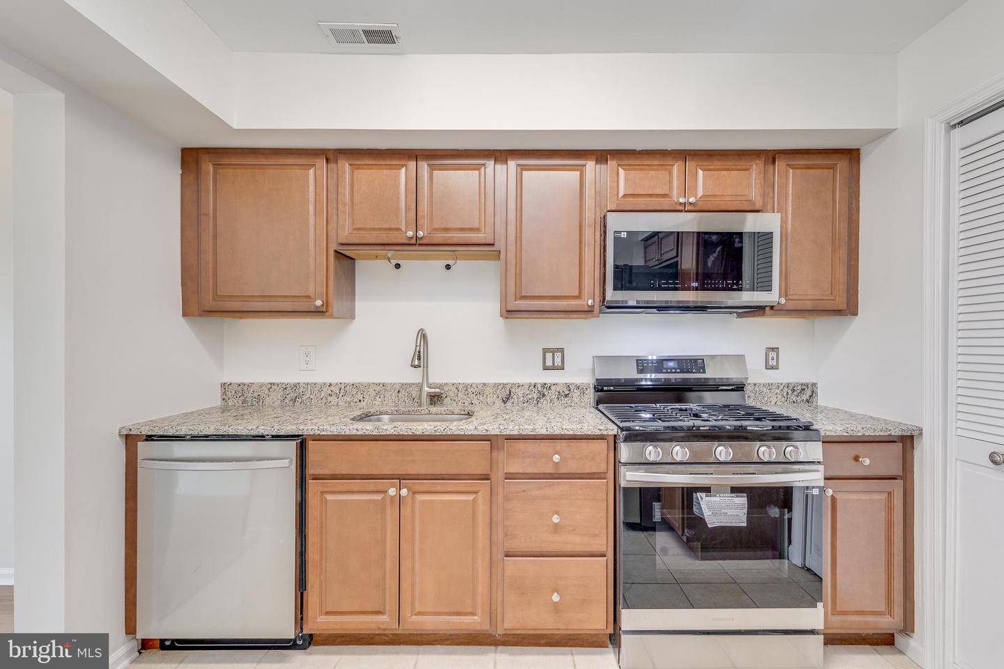 3704 Fenwick Ln Property Photo 15