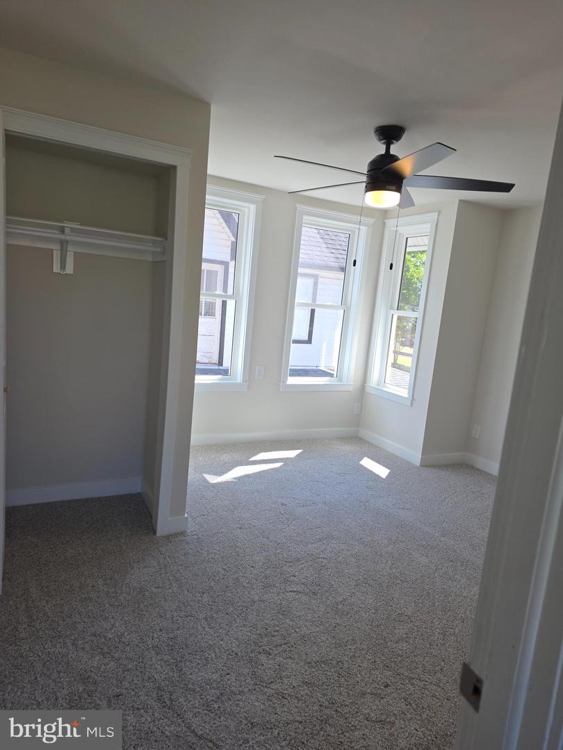 423 W Broad St Property Photo 36