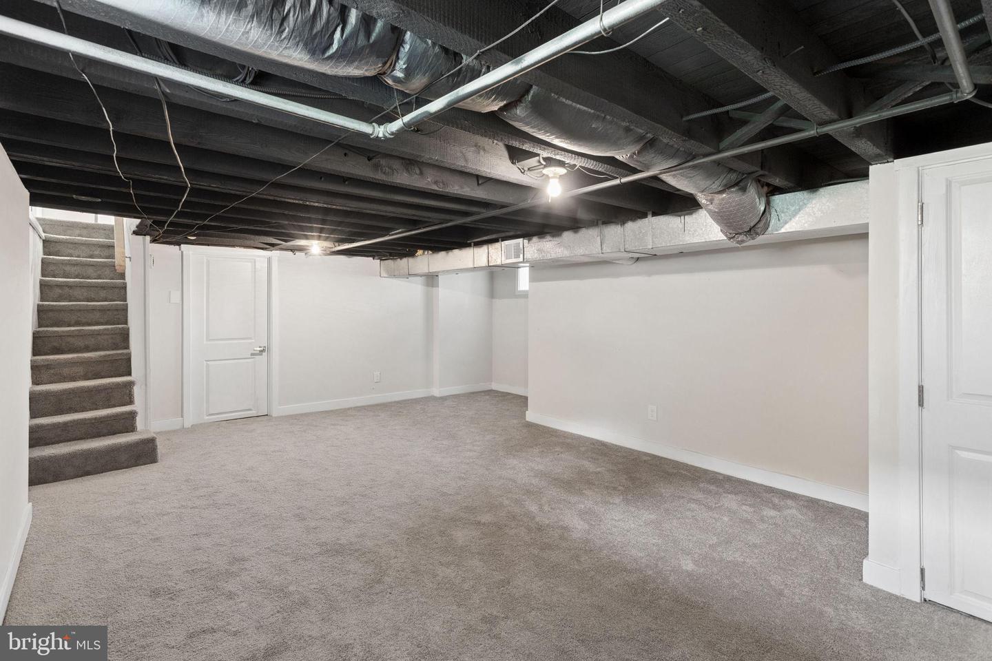 423 W Broad St Property Photo 51