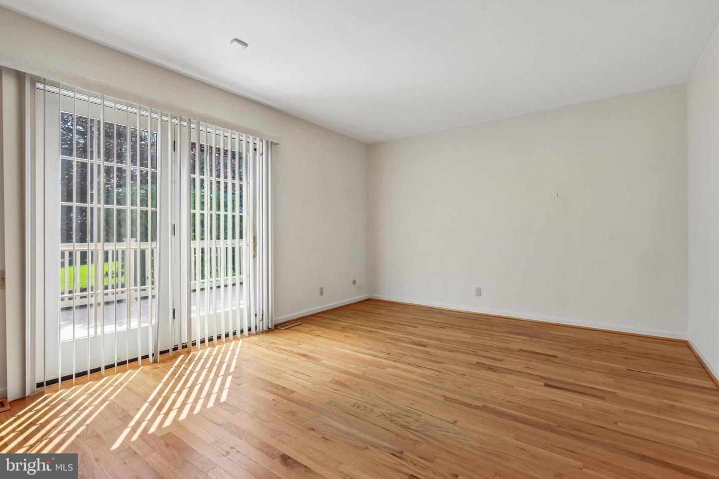635 E Main St #20 Property Photo 12
